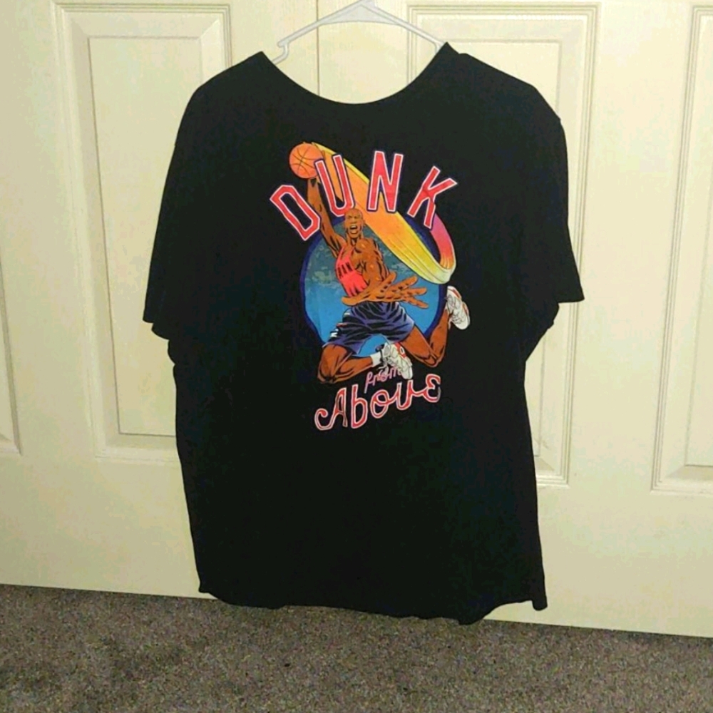 Michael Jordan "dunk from above" t-shirt